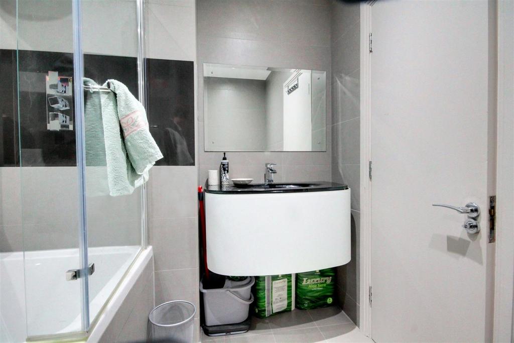 Bathroom 1 , 2 edited.jpg
