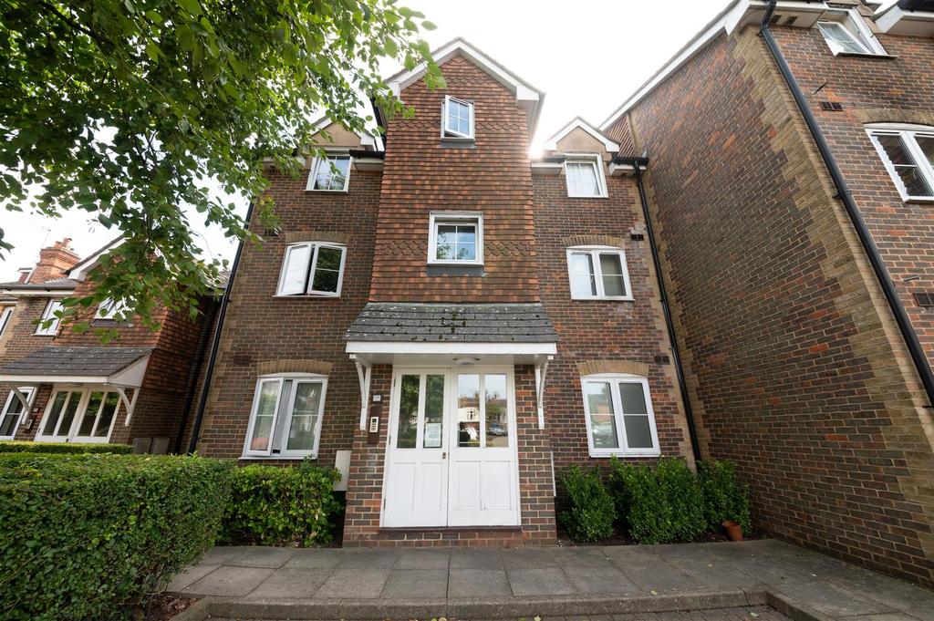 Whitefield Road, Tunbridge Wells 1 bed flat £825 pcm (£190 pw)