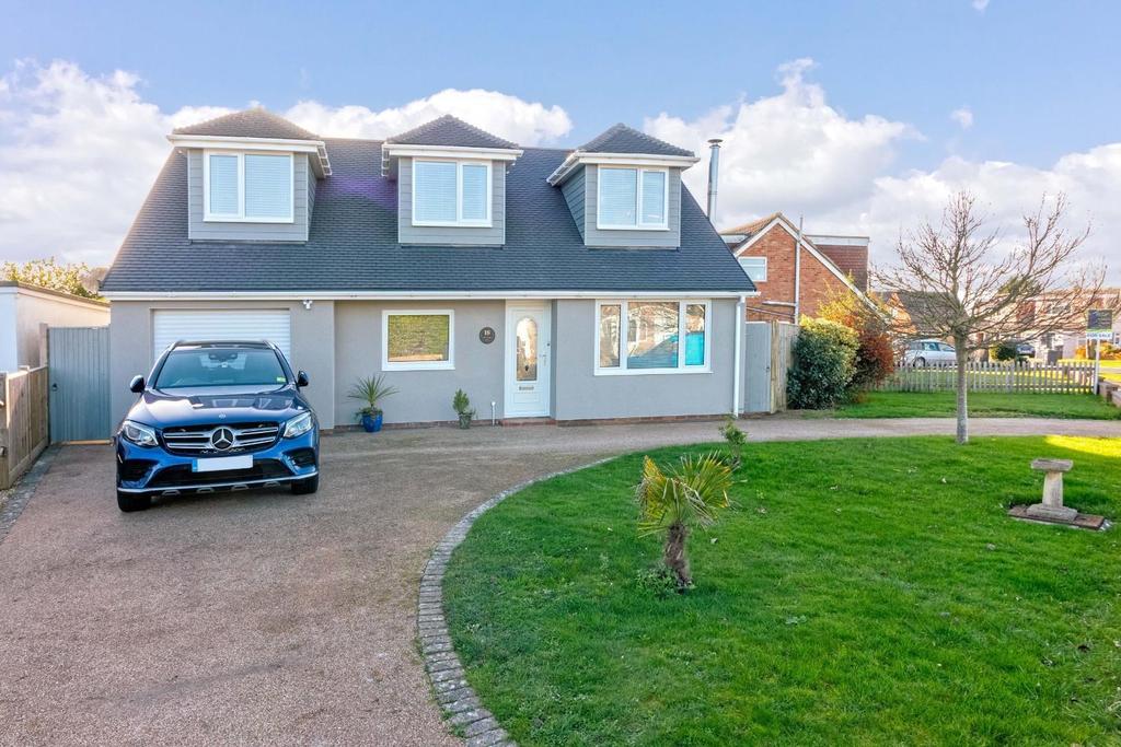 Silverdale Drive, Sompting, Lancing 4 bed chalet for sale £625,000