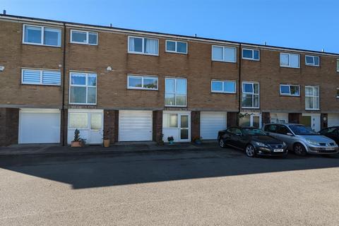 3 bedroom townhouse for sale - Ashfield Court, Off Tadcaster Road, York YO24 1QS