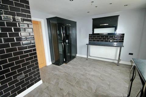 59 Hamble, Belgrave, Tamworth, B77 2JE
