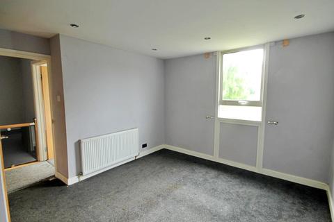59 Hamble, Belgrave, Tamworth, B77 2JE