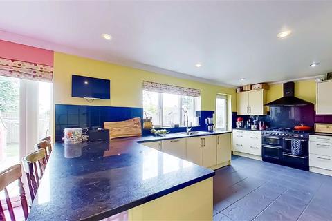 10 Bramber Close, Bletchley, Milton Keynes, MK3 7AB