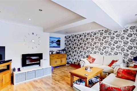 10 Bramber Close, Bletchley, Milton Keynes, MK3 7AB