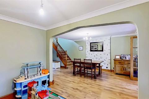 10 Bramber Close, Bletchley, Milton Keynes, MK3 7AB