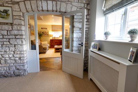 4 bedroom semi-detached house for sale - The Green, Farmborough, Bath