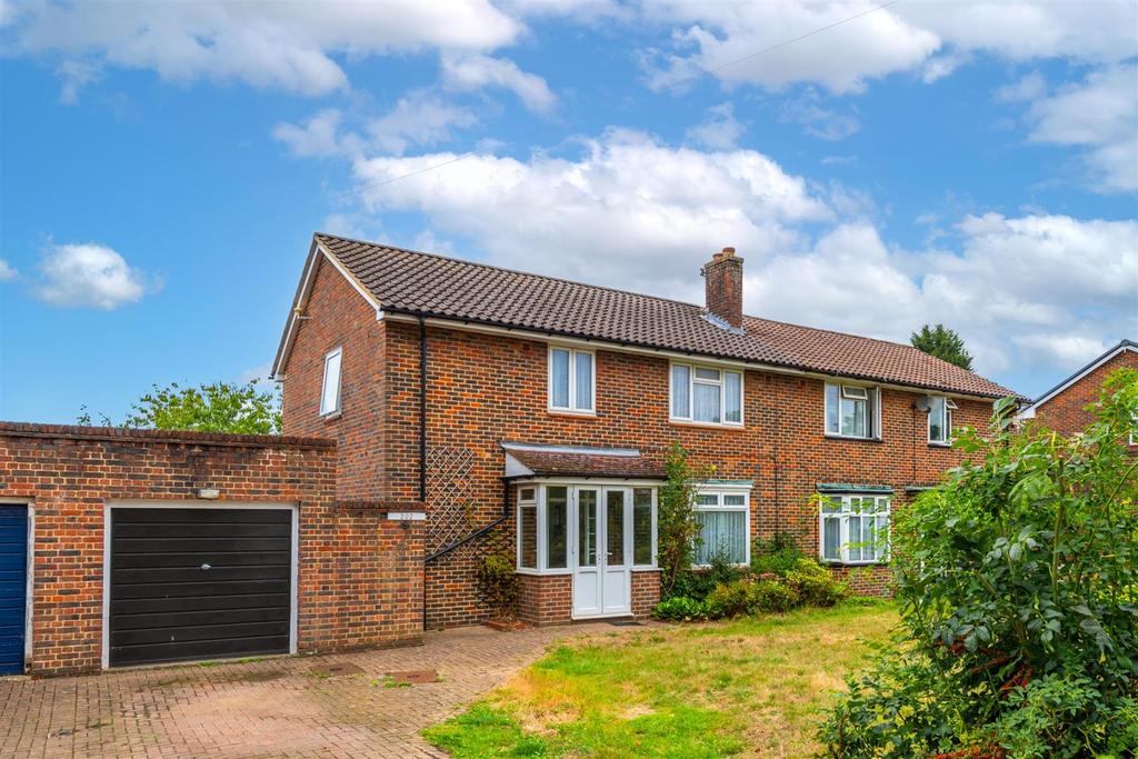 Radstock Way, Merstham, Redhill 4 bed semidetached house for sale £
