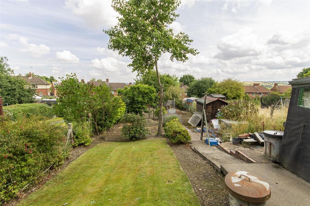 Poolsbrook Road, Duckmanton, Chesterfield 3 bed semidetached house £