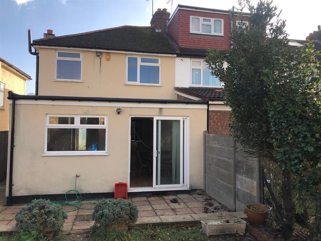 Mollison Way, Edgware, Middlesex 3 bed semidetached house £599,950