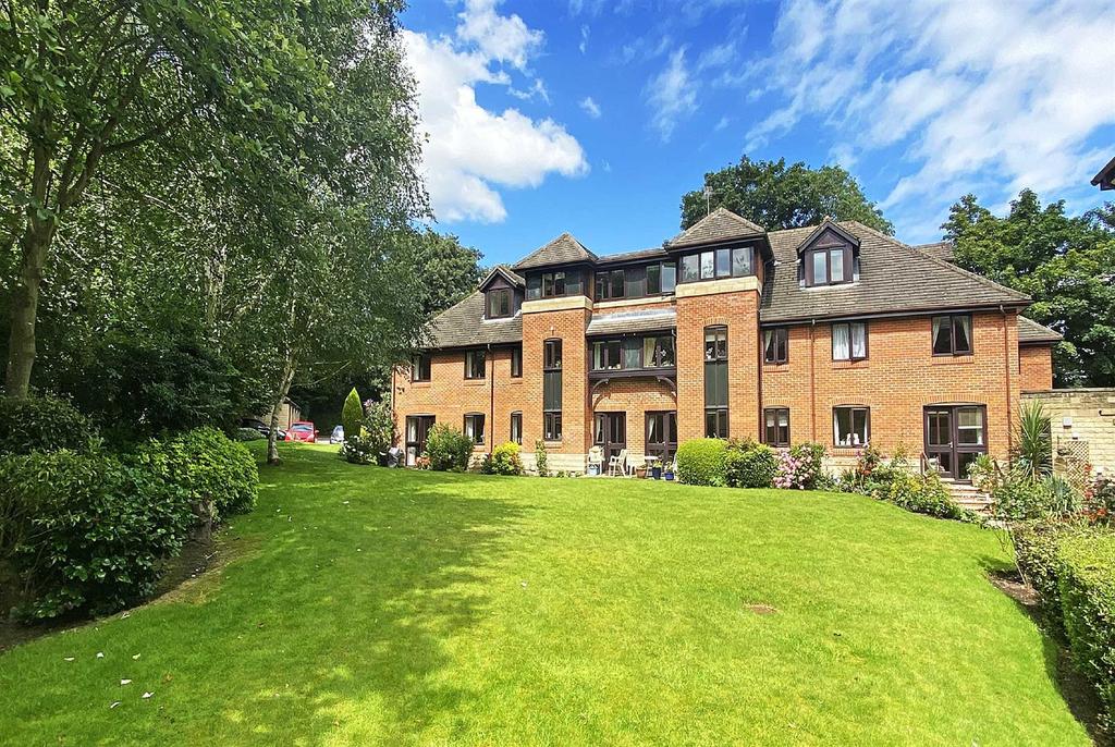 Altrincham 2 bed retirement property for sale £165,000