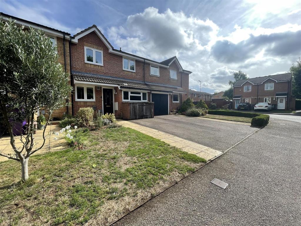 Talisman Street, Hitchin 3 bed terraced house for sale £450,000
