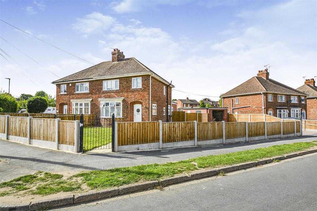 Estate Avenue, Broughton, Brigg 3 bed semidetached house £180,000