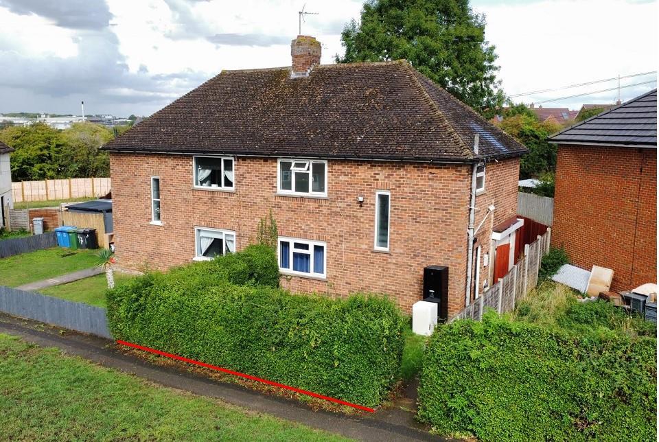 Bridge Road, Desboroogh 3 bed semidetached house £190,000