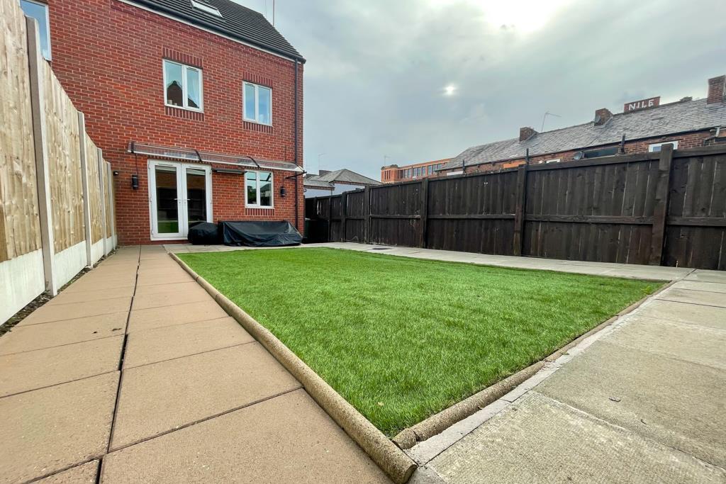 Mona Road, Chadderton, Oldham 3 bed house for sale £240,000