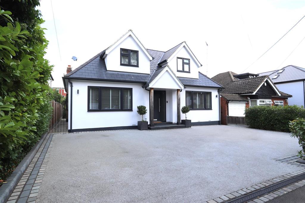 Tennyson Road, Hutton, Brentwood 4 bed detached bungalow for sale £
