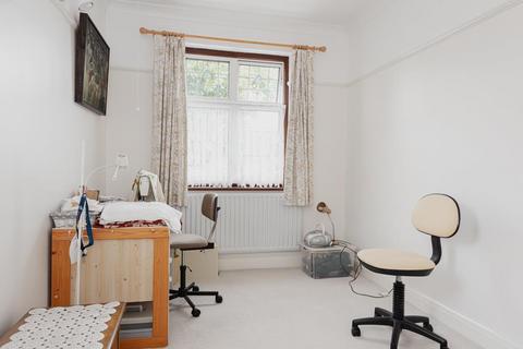 126 Wickham Avenue, Cheam, Sutton, SM3 8EA