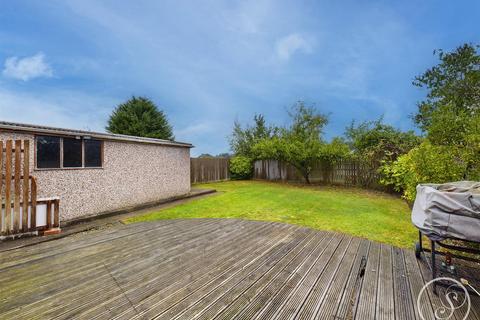 3 bedroom semi-detached bungalow to rent - Primley Park Drive, Leeds