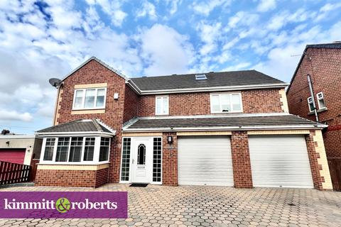 5 bedroom detached house for sale - Doxford Terrace North, Murton, Seaham