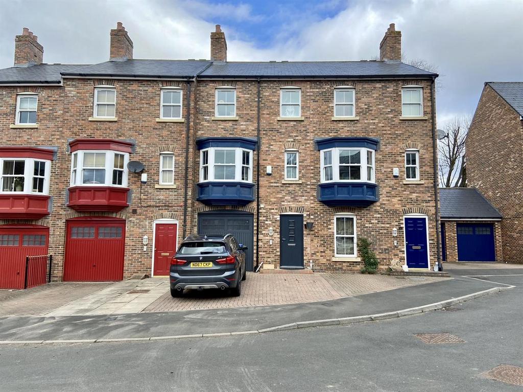 Dalton Crescent, Nevilles Cross, Durham 3 bed townhouse £1,550 pcm (£