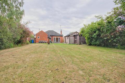 2 bedroom detached bungalow for sale, Hawthorne Avenue, Willerby, Hull