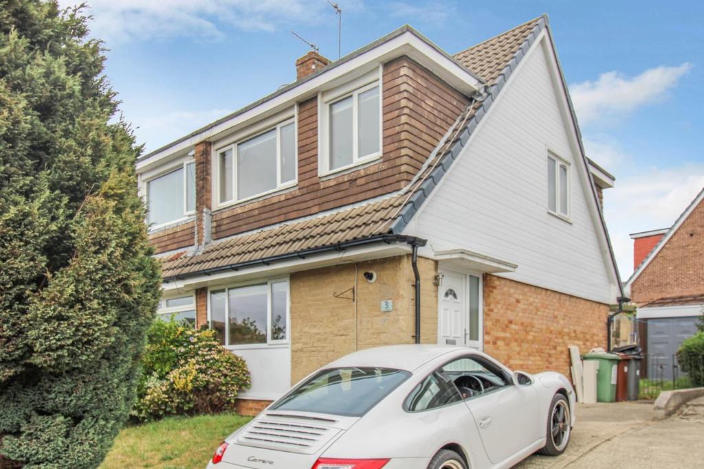 Greenlea Fold, Yeadon, Leeds 2 bed semidetached house £850 pcm (£196 pw)
