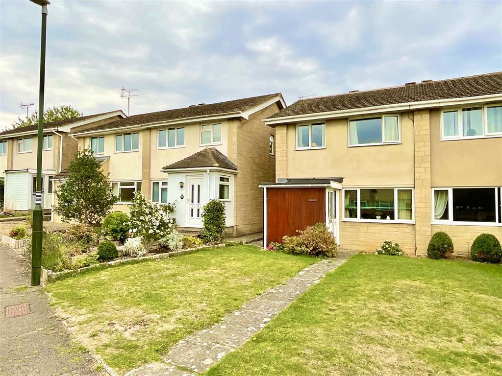 Grange Court, Cirencester 3 bed semidetached house for sale £329,950