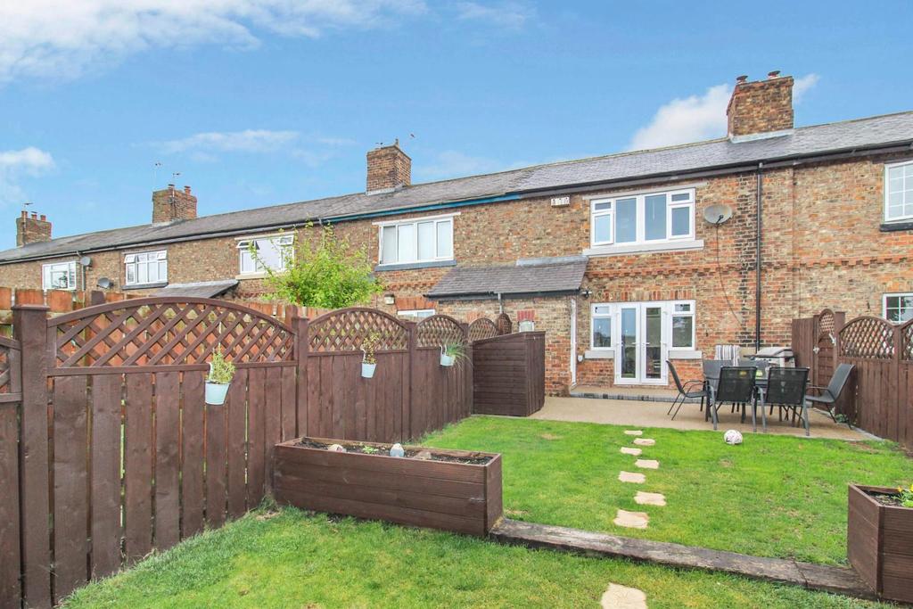 The Terrace, North Lees, Ripon 3 bed terraced house for sale £195,000