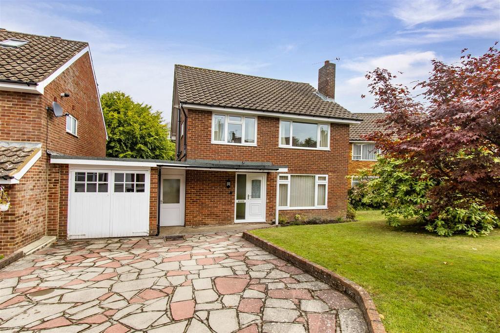 Bryants Field, Crowborough 3 bed detached house for sale £550,000