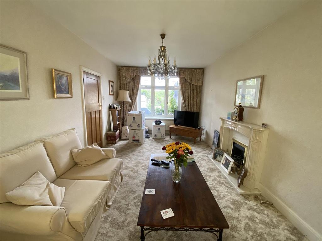 West Cross Lane, West Cross, Swansea 3 bed detached house £400,000