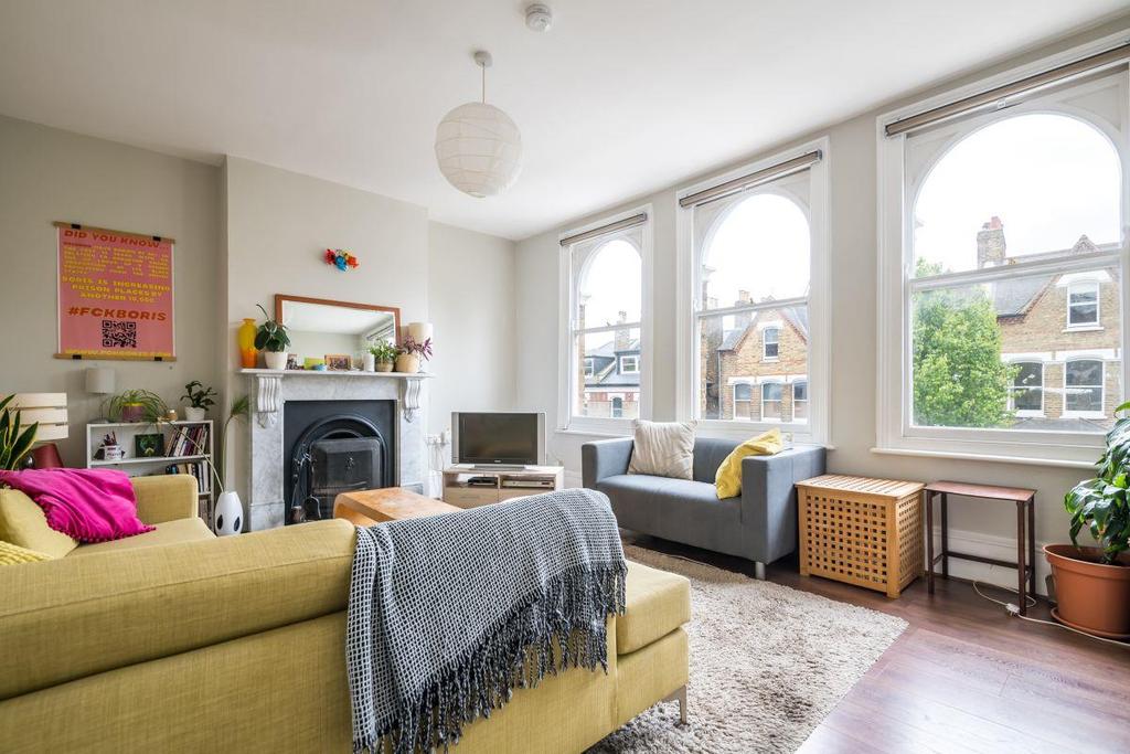 Grove Hill Road, Camberwell, SE5 3 bed £650,000
