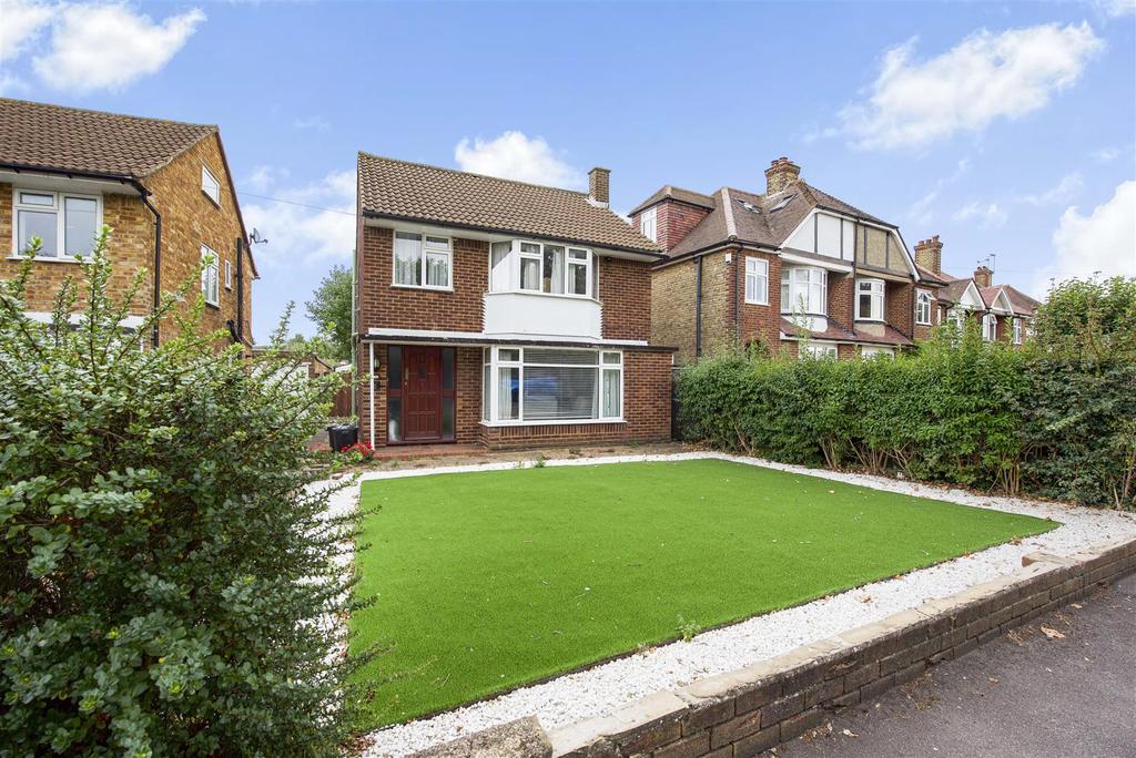 Buckingham Road, Hampton 3 bed detached house for sale £550,000