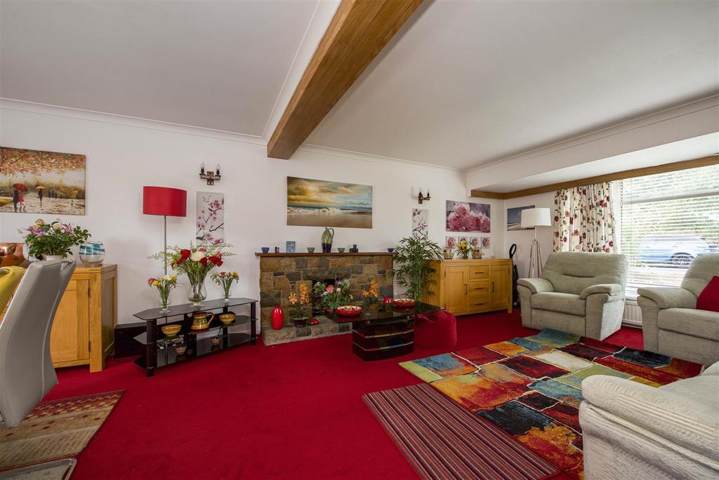 Buckingham Road, Hampton 3 bed detached house for sale £550,000