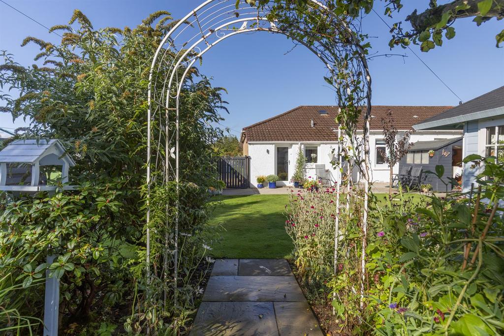 2 Wheatfield Road (2).jpg