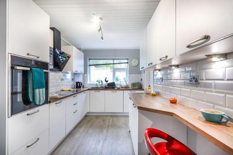 4 Everard Glade, Sheffield, S17 4NG
