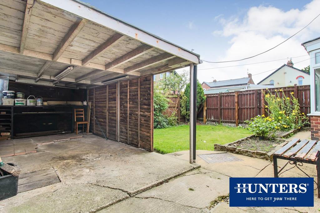 Car Port &amp; Garden