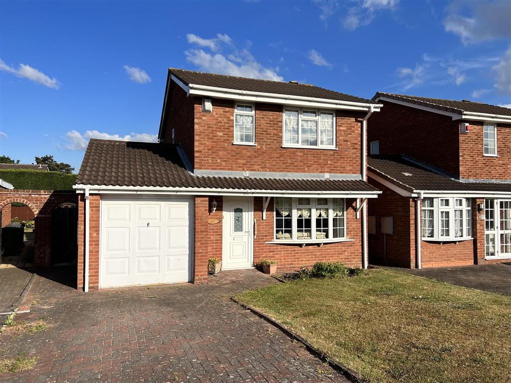Faircroft Road, Castle Bromwich, Birmingham 3 bed detached house for