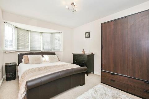 17a Wheathill Road, London, SE20 7XQ