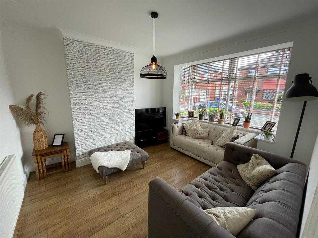 Entwistle Grove, Leigh 3 bed semidetached house for sale £230,000