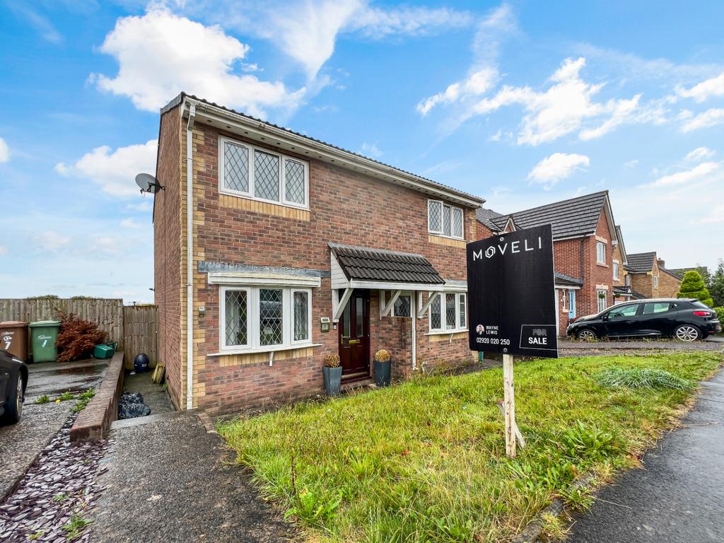 Heol Cwarrel Clark, Caerphilly, CF83 2NE 2 bed semidetached house £