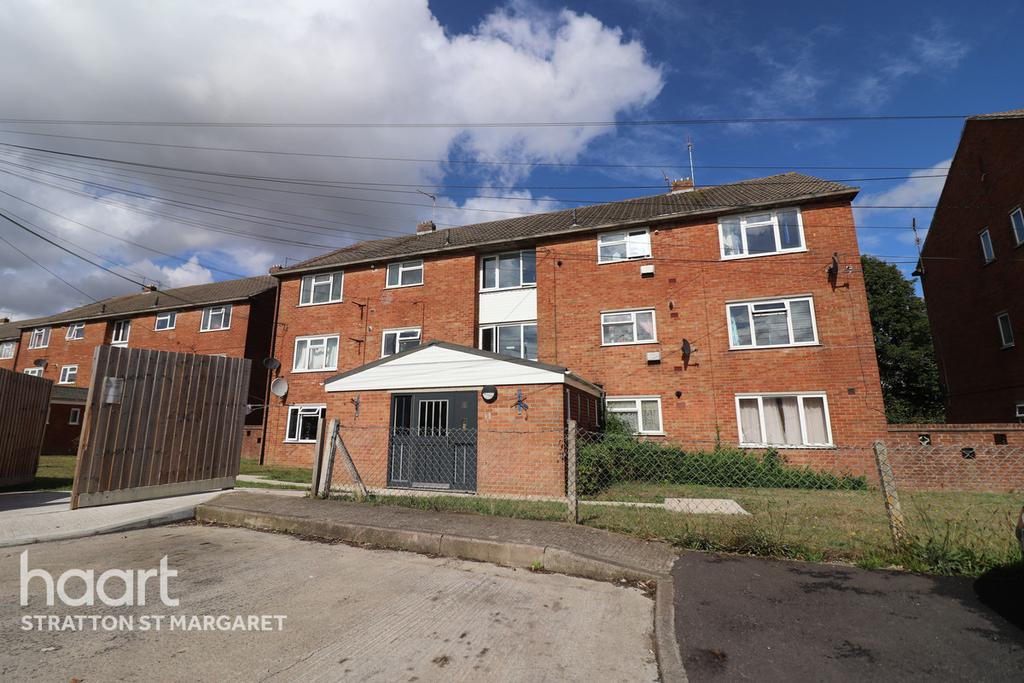 Wordsworth Drive, Swindon 2 bed apartment £120,000