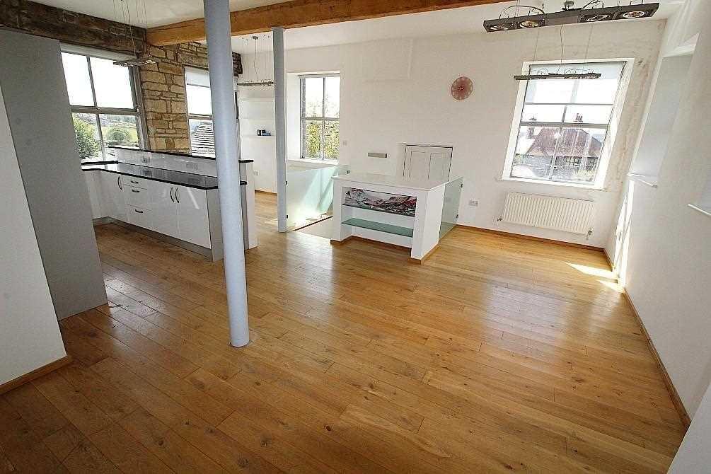 Pecket Well Mill, Hebden Bridge, West Yorkshire, HX7 8QY 2 bed flat £150,000