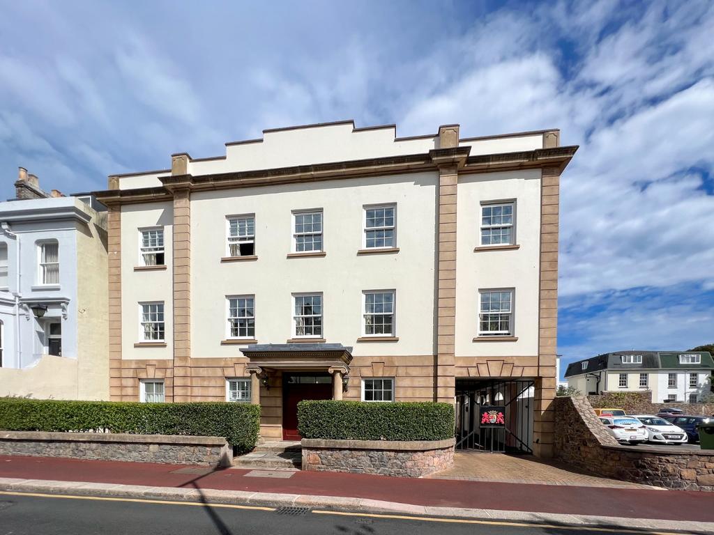 Flat 5, Zeeland House 2 bed apartment £595,000