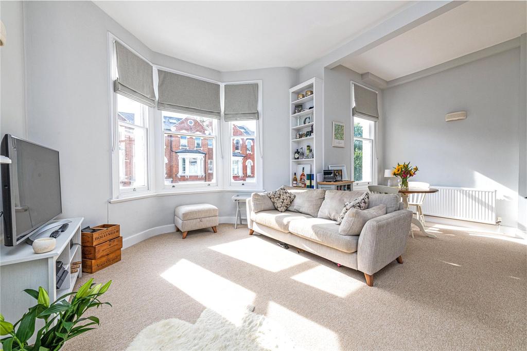 Sisters Avenue, SW11 1 bed apartment for sale £535,000