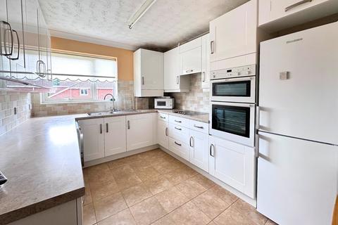 2 bedroom flat for sale, Waterford Place, Highcliffe, Dorset. BH23 5LG