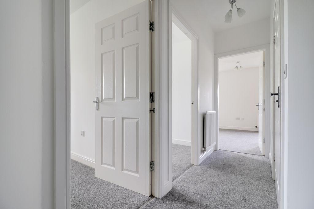 Chipping Manor, Aveling Drive, Banks... 2 bed apartment £625 pcm (£