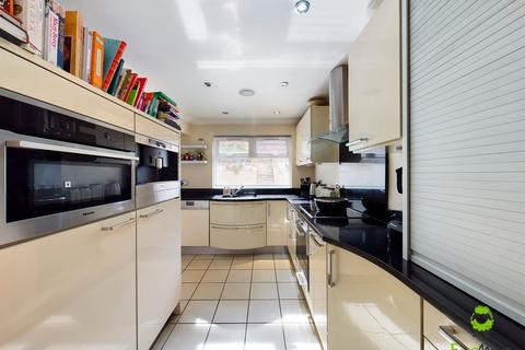 302 Upper Wickham Lane, Welling, DA16 3ER