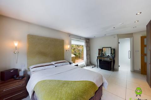302 Upper Wickham Lane, Welling, DA16 3ER