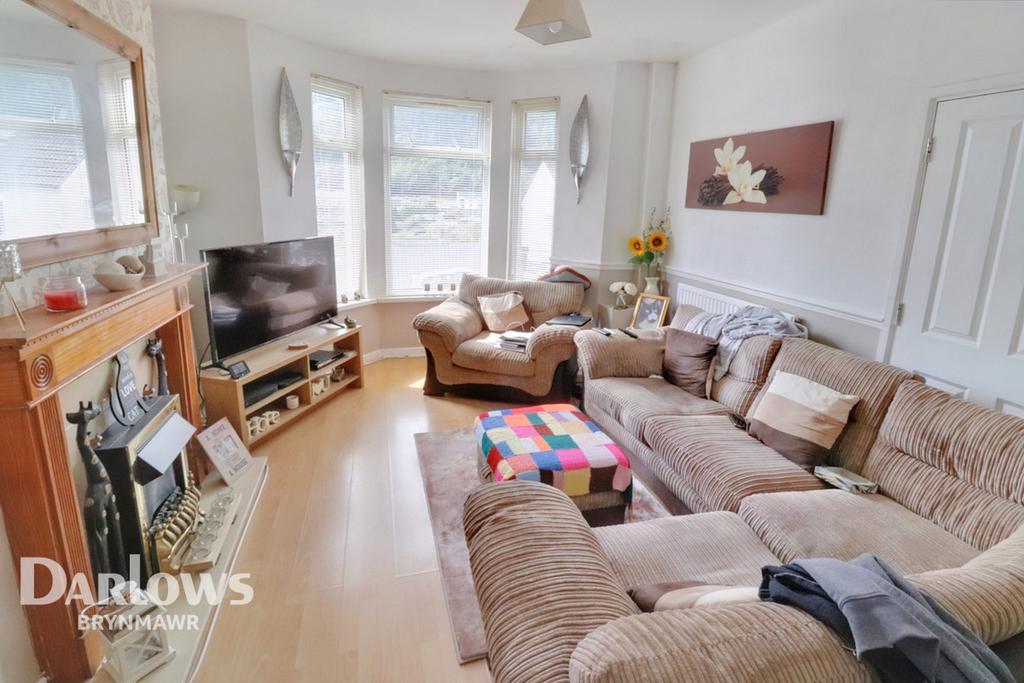 Richmond Road, Six Bells 3 bed terraced house £120,000