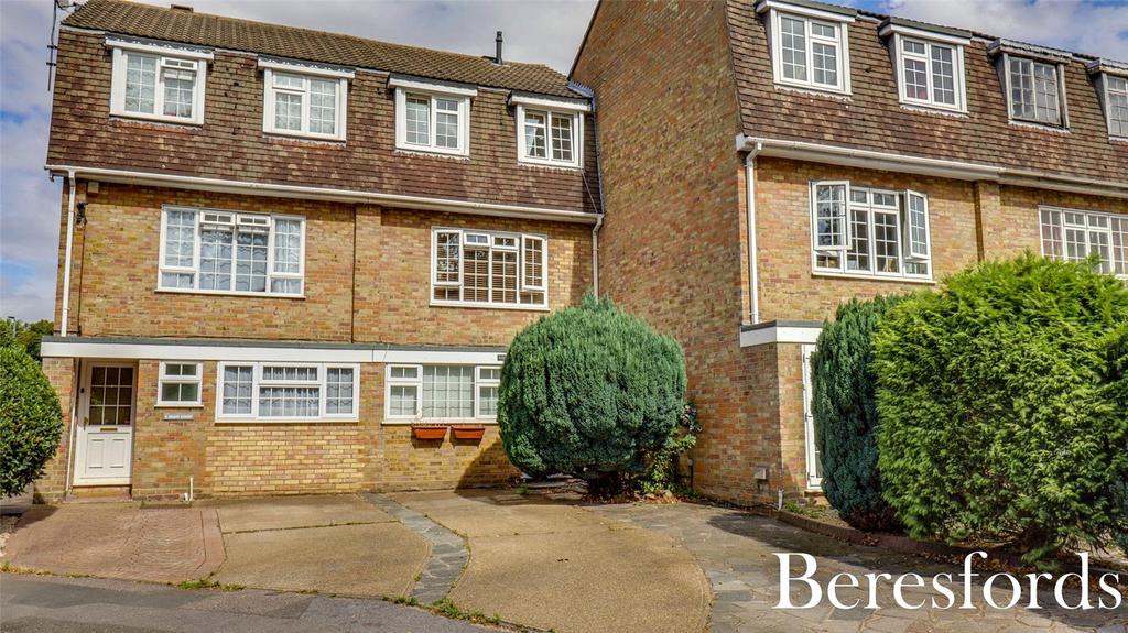 Geary Court, Geary Drive, CM14 5 bed terraced house for sale £500,000