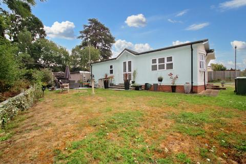 2 bedroom park home for sale - Wyatts Covert, Uxbridge, Buckinghamshire